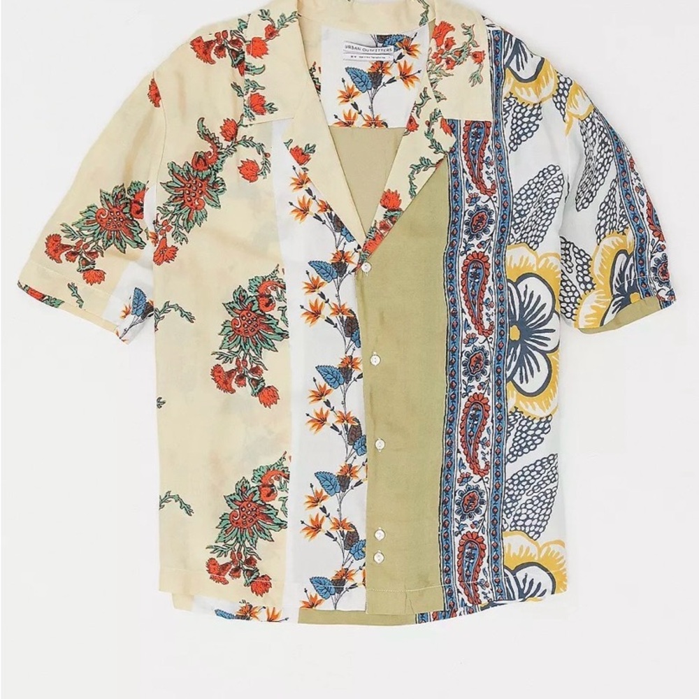 Urban Outfitters Hayden Souvenir Button-Down Shirt Size:S